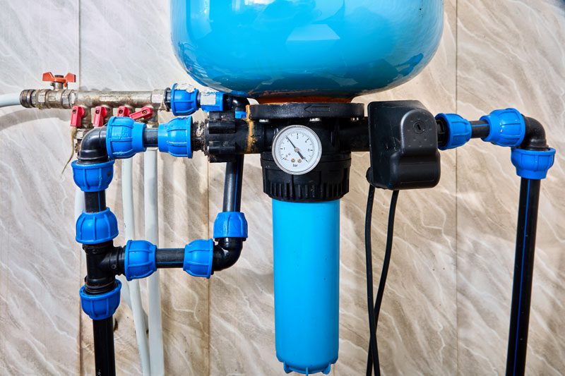 Pressure tank in a residence